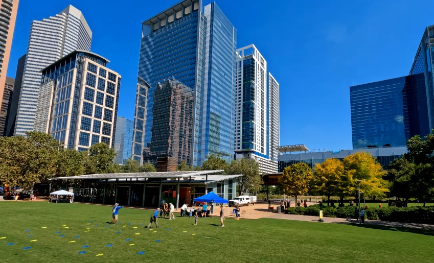 Discovery Green Houston activities